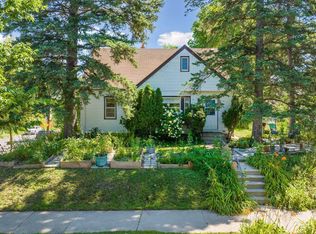 328 Russell Ave N, Minneapolis, MN 55405