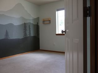 1601 N Lena Ct, Lafayette, OR 97127