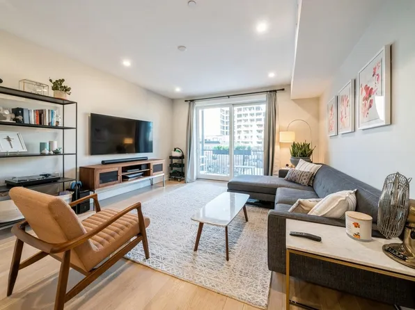 366 6th St #401, Jersey City, NJ 07302