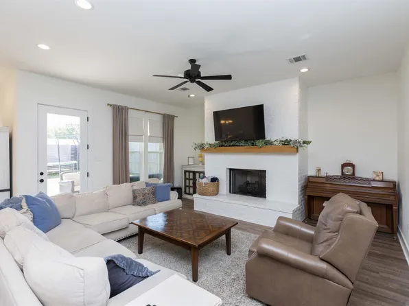 10045 Clarks Ferry, Baton Rouge, LA 70817
