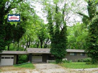 1904 Blue Hills Rd, Manhattan, KS 66502