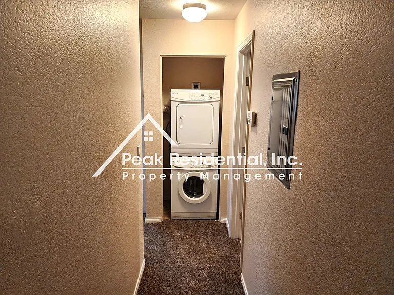 3715 Tallyho Dr — Photo 8