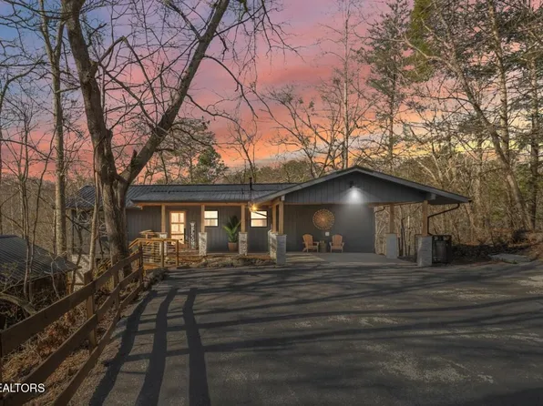 435 Hemlock Ln, Sevierville, TN 37876