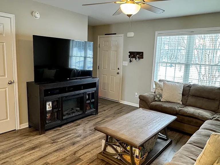 1810 Broadway St #108 — Photo 4