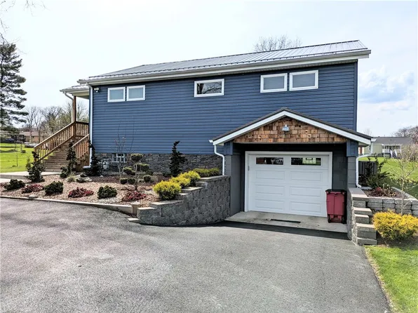 1561 Theatre St, Latrobe, PA 15650