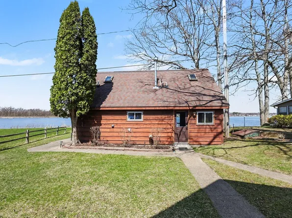 8945 Mott Dr, Jackson, MI 49201