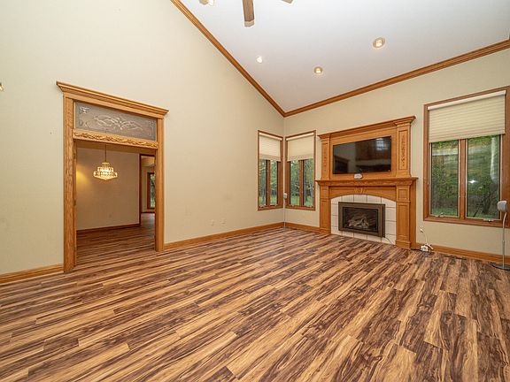4th image of 34554 Quaker Valley Rd