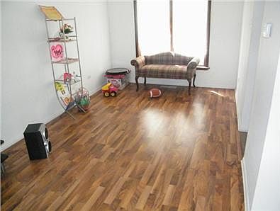 4th image of 22540 Pleasant Dr