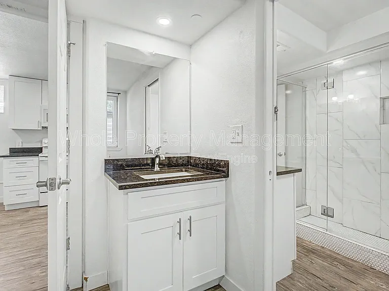 4205 S Lincoln St — Photo 15