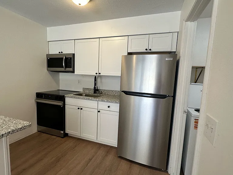 2931 SE 52nd Ave #D — Photo 7