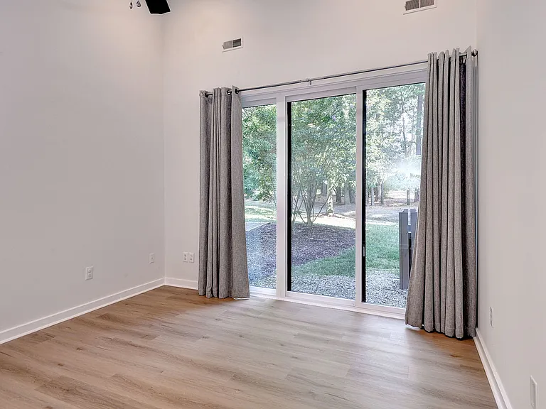 106 Harrops Gln — Photo 12