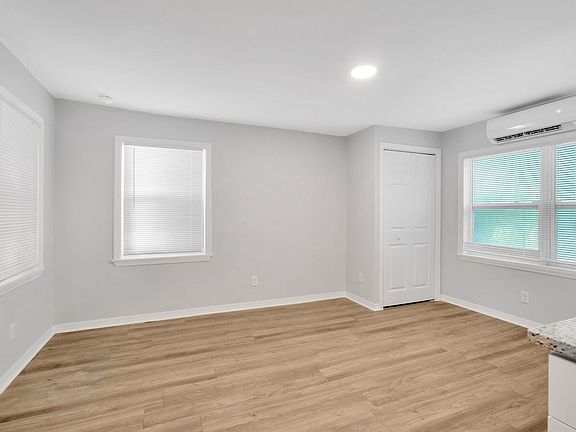 5th image of 8112 N Mulberry St APT 2