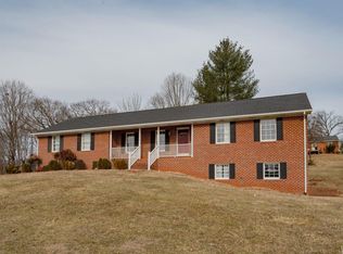 1734 Wycliffe St, Bedford, VA 24523