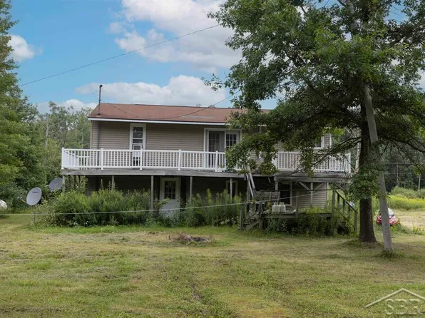 2887 W Bradford Rd, Midland, MI 48640