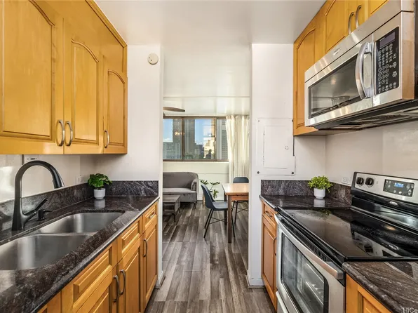 1134 Kinau St APT 801, Honolulu, HI 96814
