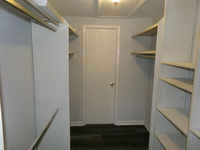 218 Lamplighter Cir — Photo 12
