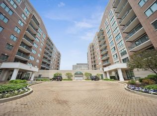 750 Pearson St APT 703, Des Plaines, IL 60016