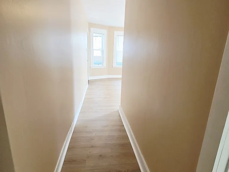 124 Southview St #1 — Photo 9