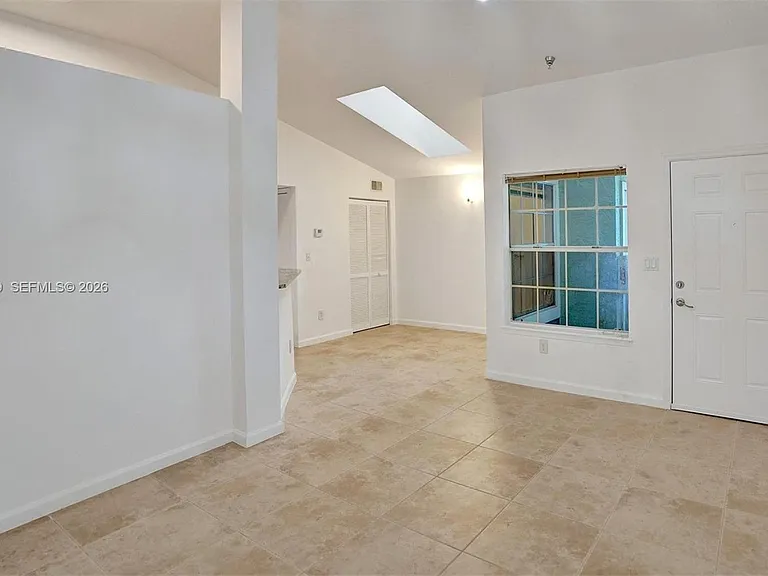 1011 Crystal Way #N — Photo 3