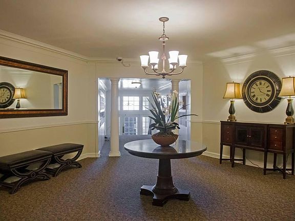 5th image of 2621 N Moreland Blvd APT 201