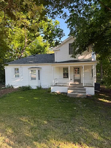 1673 Broadway St Photo 1