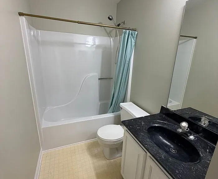 900 Gretna Green Dr — Photo 11
