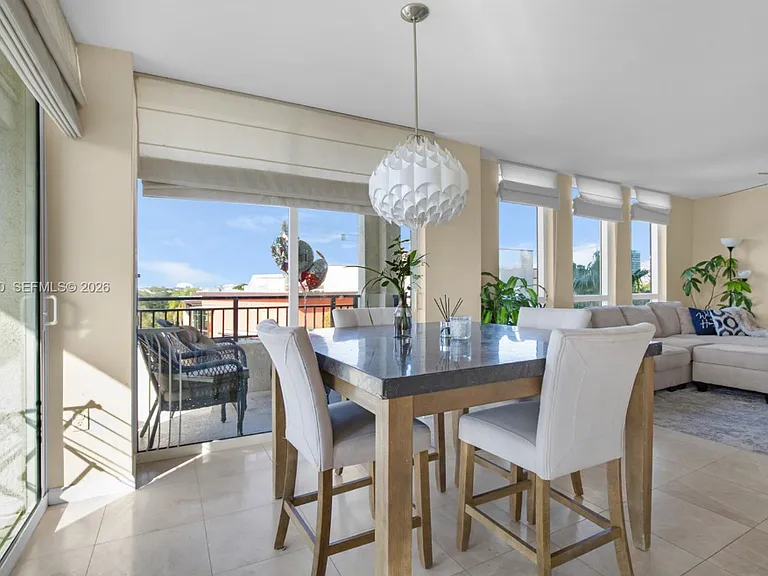 610 W Las Olas Blvd #513 — Photo 2
