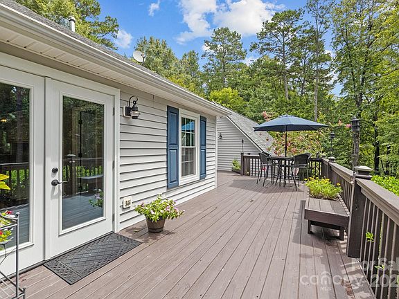 5th image of 6915 Live Oaks Ln