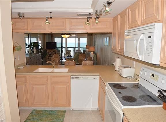 3rd image of 7650 Estero Blvd APT 705