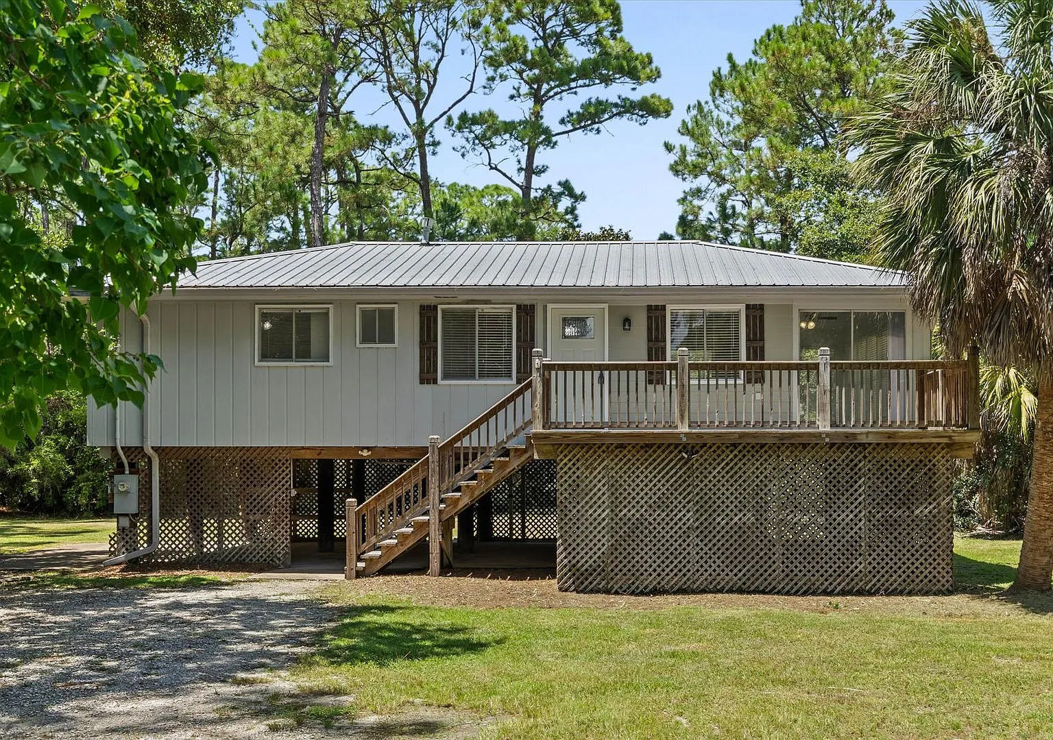 2 Bedroom Home on Dauphin Island with Updated Kitchen — Photo 1