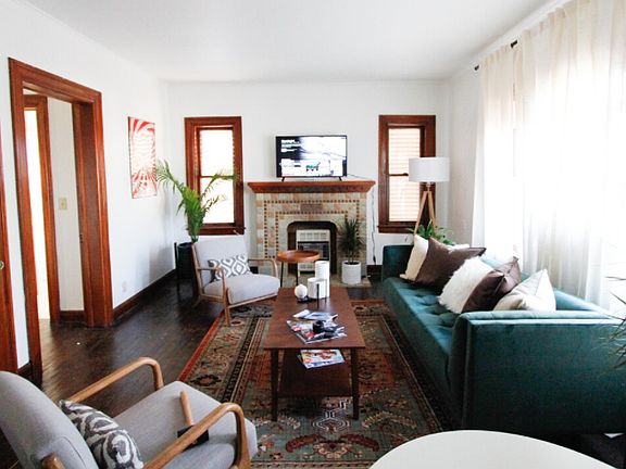 4th image of 400 NW 27th St #8