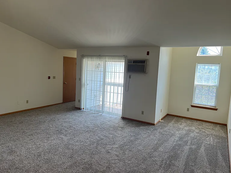 1301 Allwardt St #9E — Photo 9