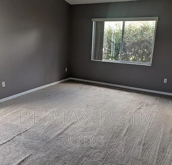 271 N Lombardy Point — Photo 16