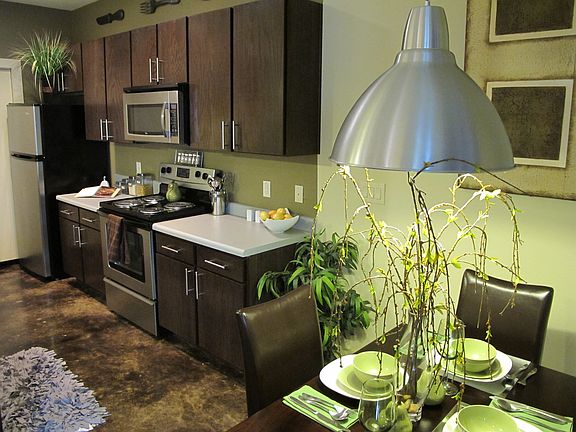 5th image of 6011 Grissom Rd #2208