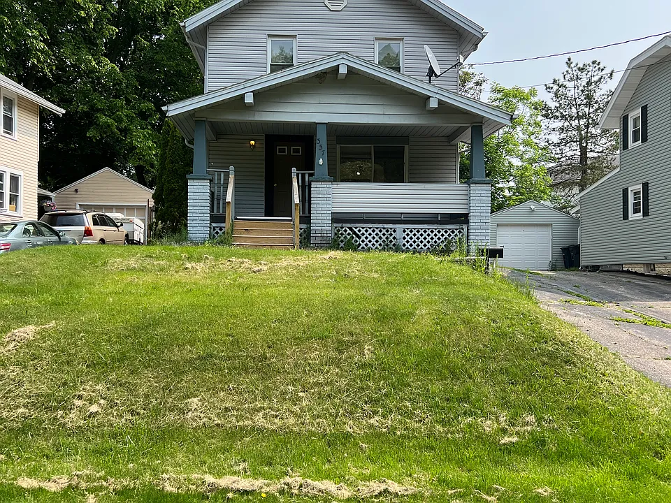 357 E Park Blvd