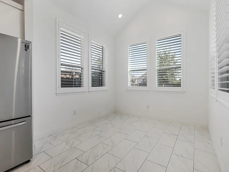 8308 Pine Valley Dr — Photo 28