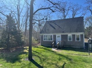 17 Ebenezer Rd, Osterville, MA 02655