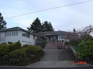 261 Hilltop Dr, Seaside, OR 97138