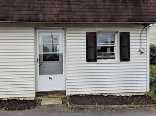 16 W Eby Rd, Leola, PA 17540