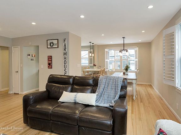 3rd image of 10 Edwards St APT 1F