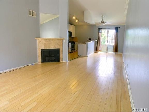 3rd image of 7035 Woodley Ave Unit 201