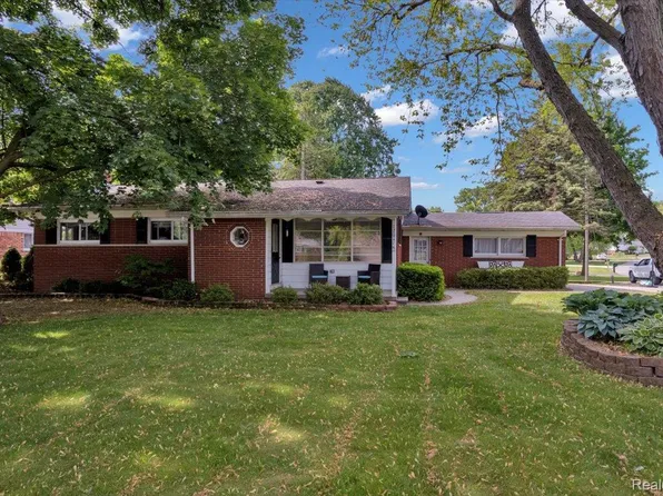 12016 Barbara Ann Dr, Washington, MI 48095