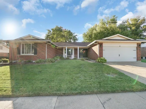 3637 Vago Ln, Florissant, MO 63034