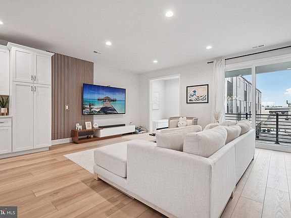 3rd image of 2150 Northbank Pl #141