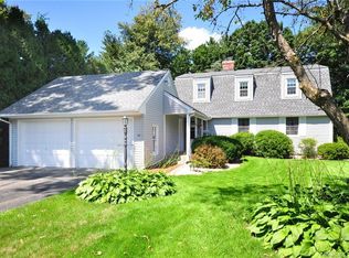 10 Hedwig Ct, West Hartford, CT 06107