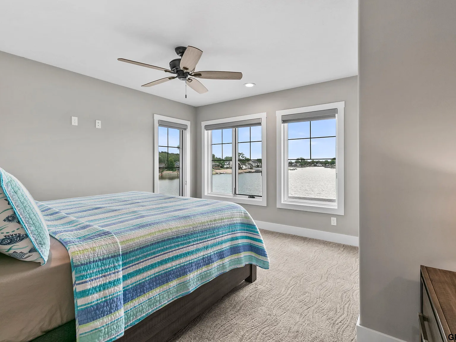 3 bed, 1872 sqft, $2,700 — Photo 3