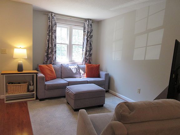 5th image of 413 Fox Hollow Way