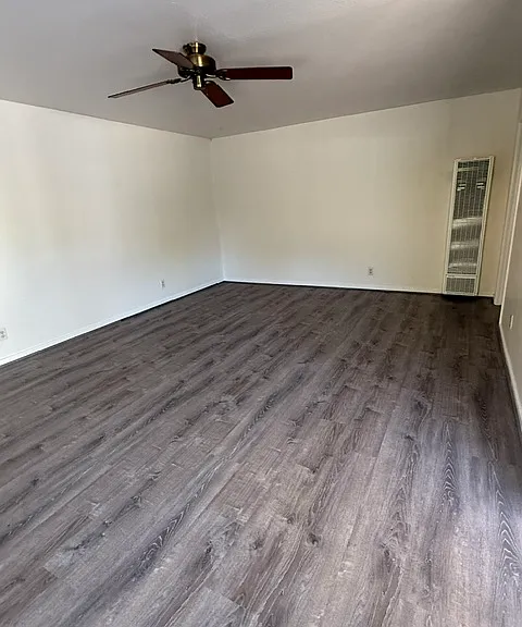 320 Lomitas Ln — Photo 7