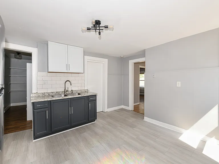 8915 W Adler St #LOWER — Photo 3