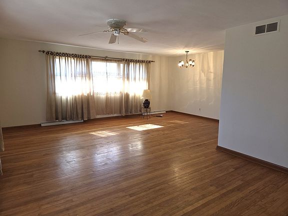 4th image of 2104 Delcy Dr